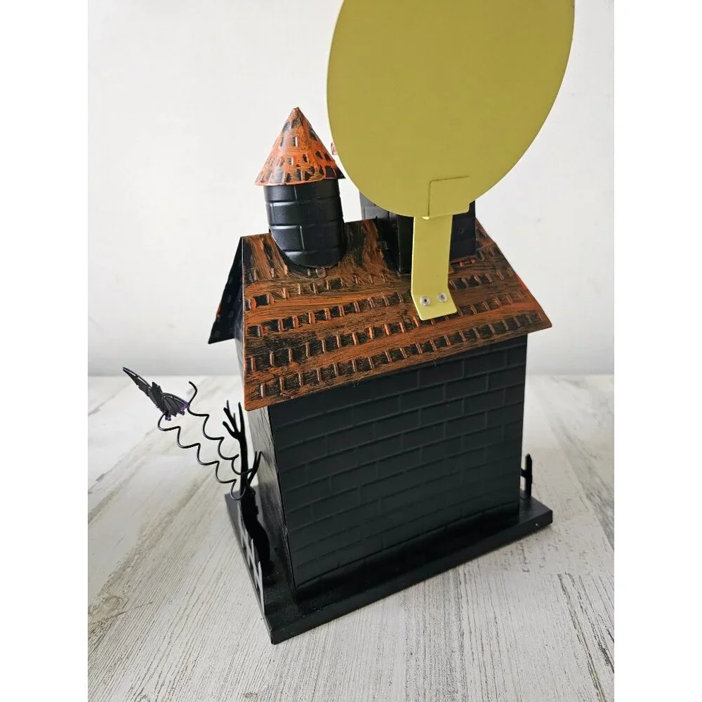TMetal light up haunted‎ house Halloween moon ghost decor